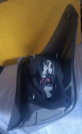 Piloto Trasero Izquierdo Toyota Verso