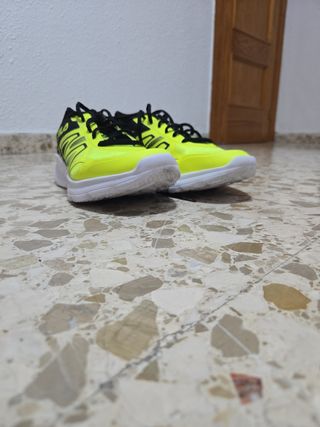 Zapatillas Fila 42 - Negras y Amarillas