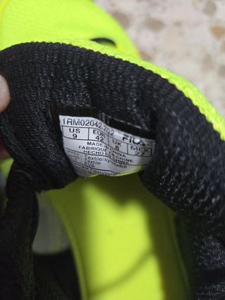 Zapatillas Fila 42 - Negras y Amarillas