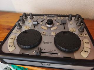 Mesa mezclas DJ Hercules portátil