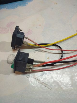 Interruptor y enchufe eléctrico