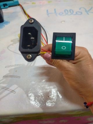 Interruptor y enchufe eléctrico