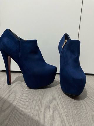 Botines azules de tacón alto
