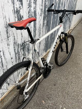 Bicicleta Trek montaña blanca