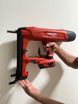 Clavadora Hilti BX 3 - Impecable