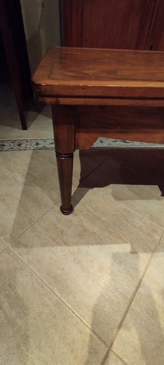 Mesa madera marrón