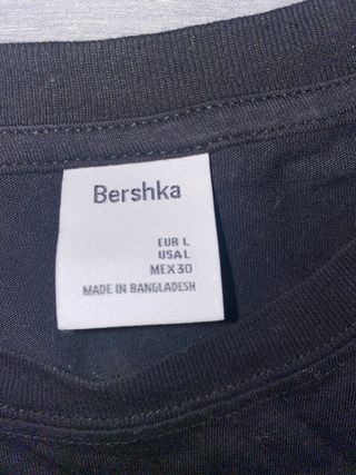 Camiseta Bershka negra - Talla L