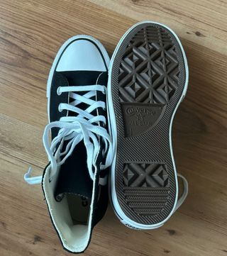Converse negras plataforma