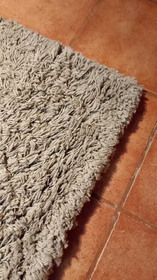 Alfombra grisácea 1.55x1.95m