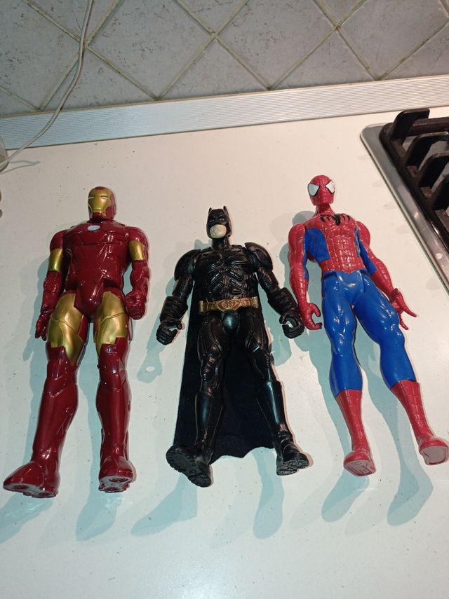 3 Action Figure: Iron Man, Batman, Spiderman