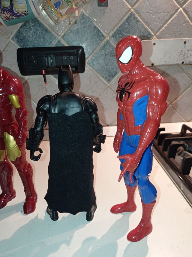 3 Action Figure: Iron Man, Batman, Spiderman