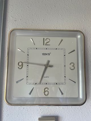 Reloj YIN'S - Moderno y elegante