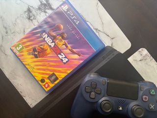 PS4 Slim 1TB (PlayStation 4) + extras