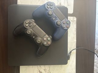 PS4 Slim 1TB (PlayStation 4) + extras