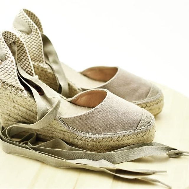 Alpargatas esparto beige con lazos