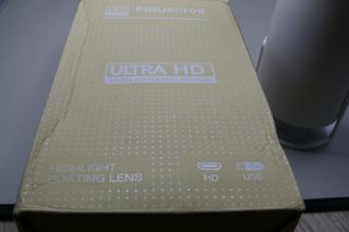 Projetor Portátil Ultra HD - Branco