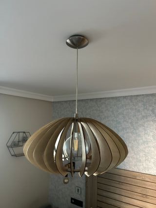 Lámpara colgante madera diseño