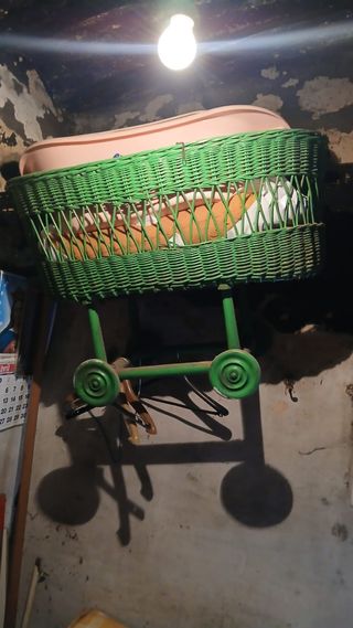 Cuna mimbre antigua