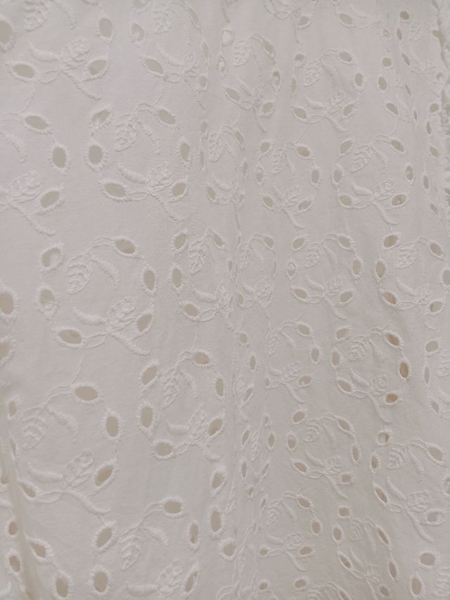 Camisas blancas bordadas