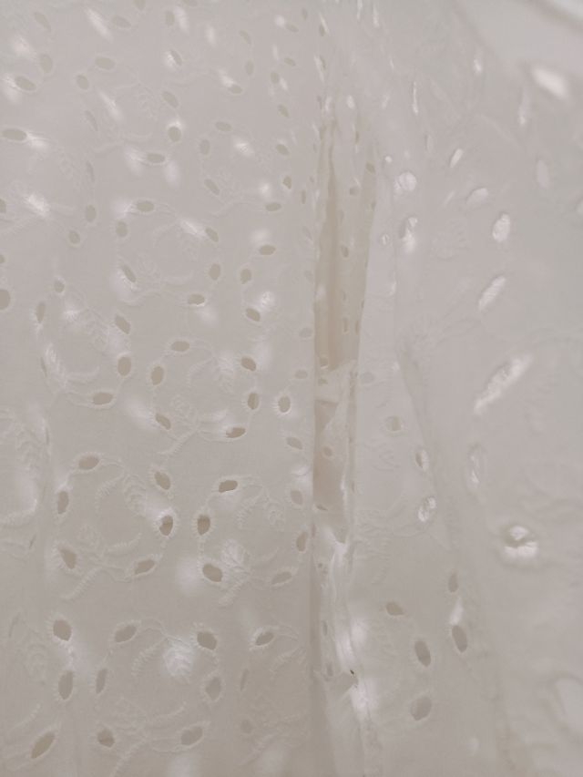 Camisas blancas bordadas