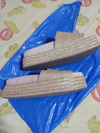 Sandalias de cuña 