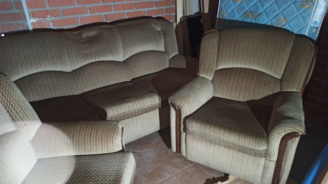 Urge vender!!!sofá y 2 sillones.