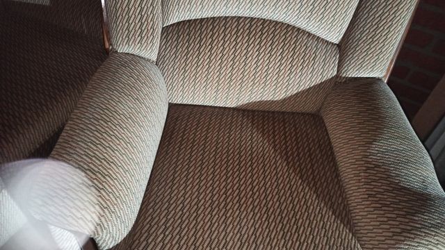 Urge vender!!!sofá y 2 sillones.