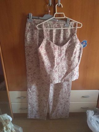 Traje beige y rosa - blusa y pantalón