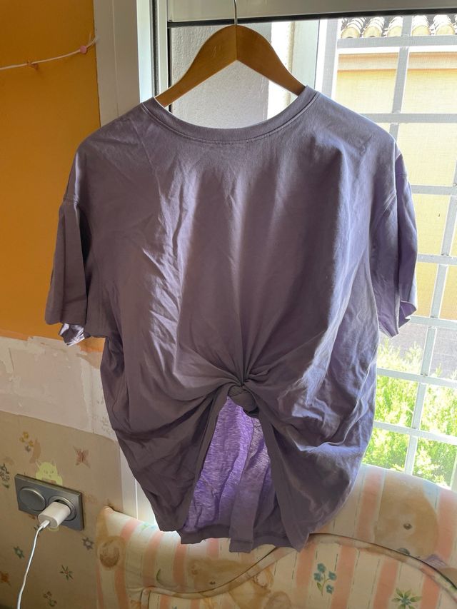 Camiseta Primark lila - Nudo delantero