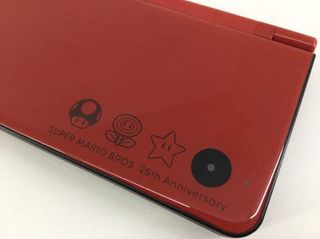 Nintendo DSi XL roja - 25 aniversario Super Mario 