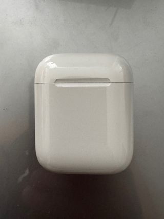 Airpods Apple blancos + funda. Como nuevos