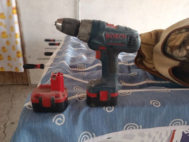 Taladro Bosch inalámbrico a batería