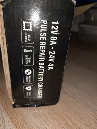 Cargador baterías 12V-24V 8A-4A
