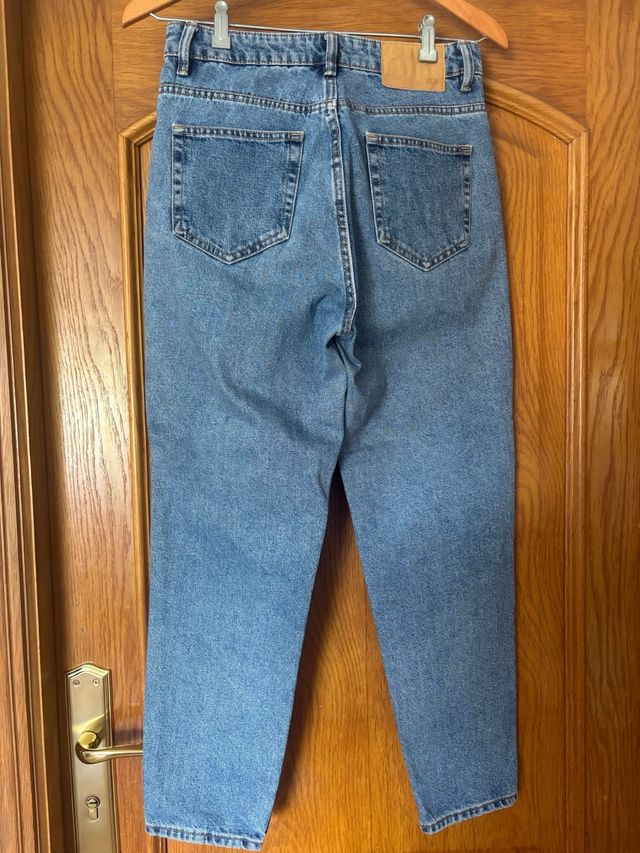 Pantalón vaquero Zara