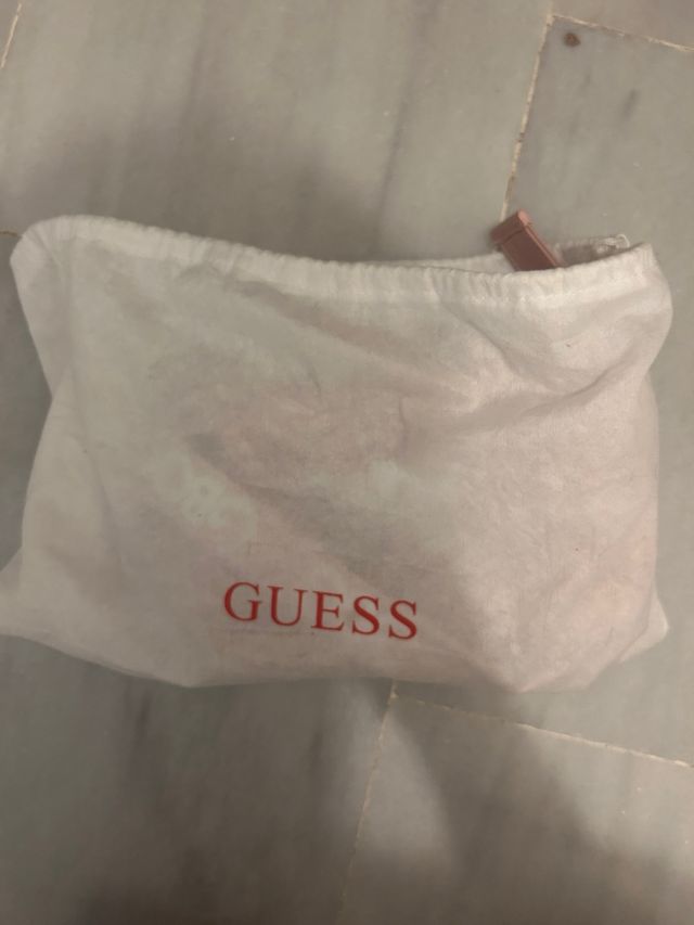Bolso GUESS rosa estampado