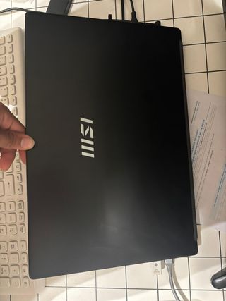 Portátil MSI 15 H B13M
