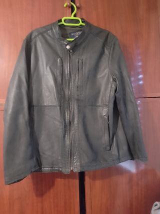 Cazadora cuero negra