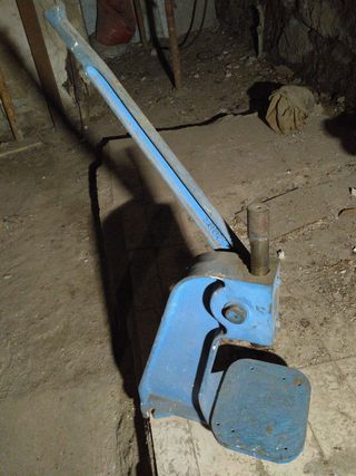 Prensa manual antigua AZ urge venta