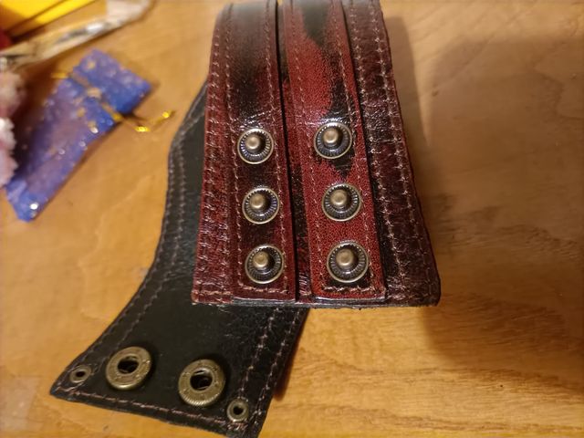 Brazalete cuero marrón con hebilla nueva