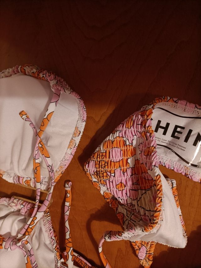 Bikini floral talla L nuevo