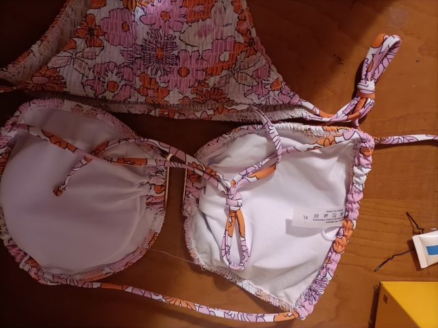 Bikini floral talla L nuevo