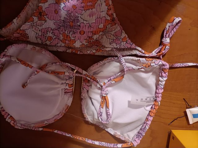 Bikini floral talla L nuevo
