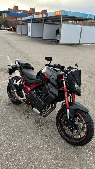 Honda CB 750 Hornet 2024