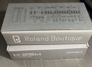Roland SH-01A Sintetizador