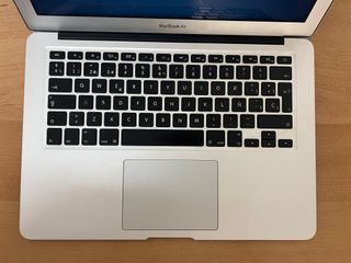 MacBook Air 13” (2017) – i5 /8 GB RAM /256 GB SSD