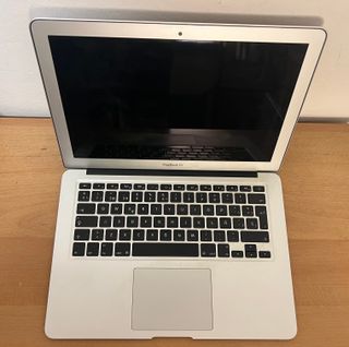 MacBook Air 13” (2017) – i5 /8 GB RAM /256 GB SSD