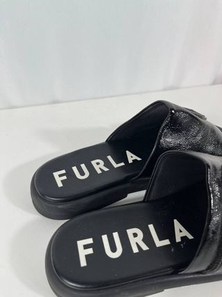 Sandalias negras Furla