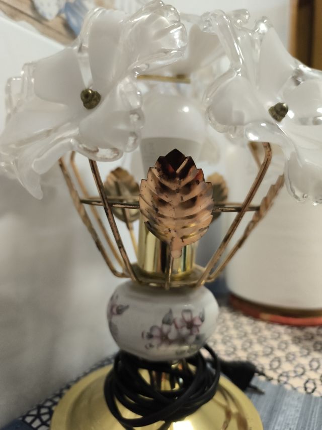 Candeeiro de mesa de flores de cristal