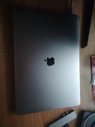 MacBook Pro 15" 2017 Gris - Pantalla rota