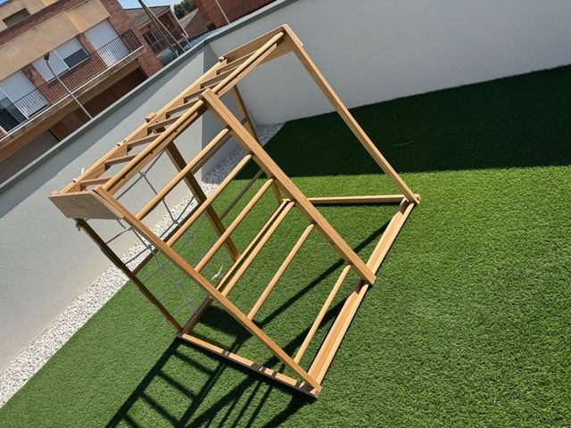 Gimnasio infantil madera interior